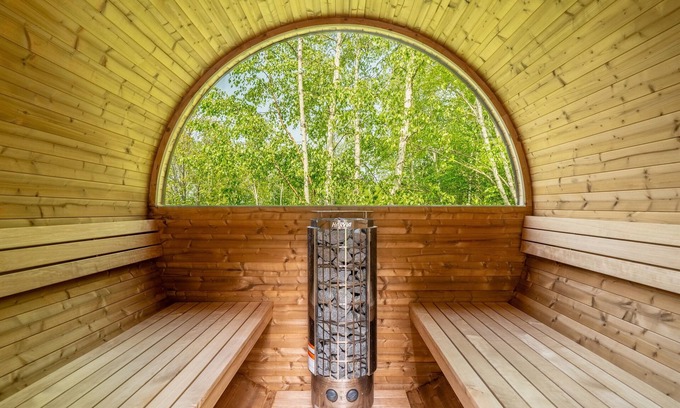 Stratton Mountain Casa | Valley View: 5BR Mtn Home with Hot Tub, Sauna & Two Living Rooms!