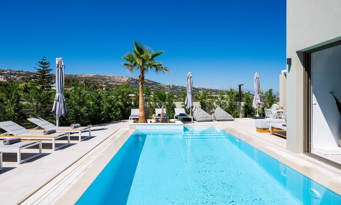 Rethymno Villa | Villa Vasilios! Piscina privada, cerca de la playa e instalaciones.
