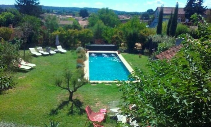 Saint-Quentin-la-Poterie Casa | Casa de pueblo grande, piscina, parcela 700 m2