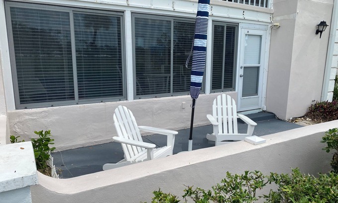 Plantation Condominio | Venice Condo w/ Full Country Club Membership