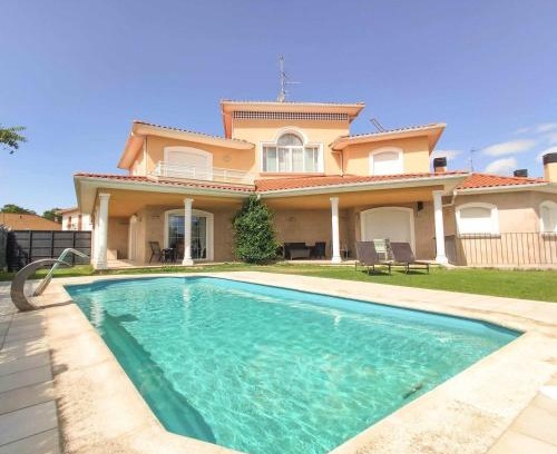 Garinoain Casa | Ver Venir, acogedoras habitaciones con piscina