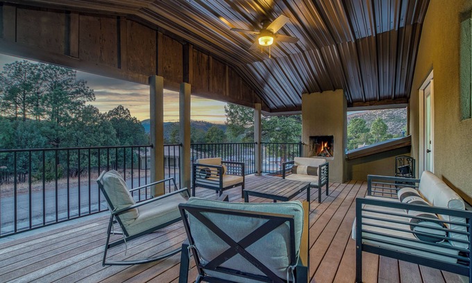 Ruidoso Casa | Veranda Views RaceTrak<2.5miles GMRoom DiscGolf UTV Parking