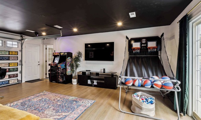 Vermilion Casa | Vermilion Getaway - Hot Tub Game Room Patio