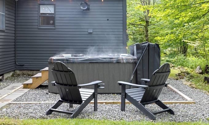 Stratton and Bromley Ski Areas Casa | Vermont Summer Escape - Sleeps 8 with FirePit, Hot Tub, and Pet Friendly!