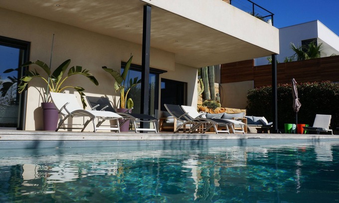 Bandol Villa | Muy bonita casa de arquitecto con piscina con vistas al mar en las alturas de Bandol