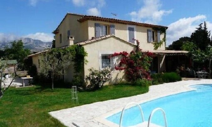Rousset Villa | AIX EN PROVENCE EST. 170m2. 4 dormitorios. GRAN SALA-PISCINA-COCINA DE VERANO