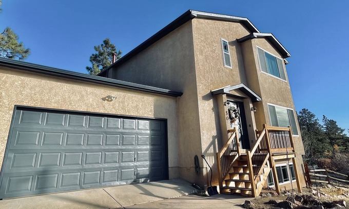 Palmer Lake Casa | Very best mountain retreat for wedding, AFA vacays! Pinecrest across the street!