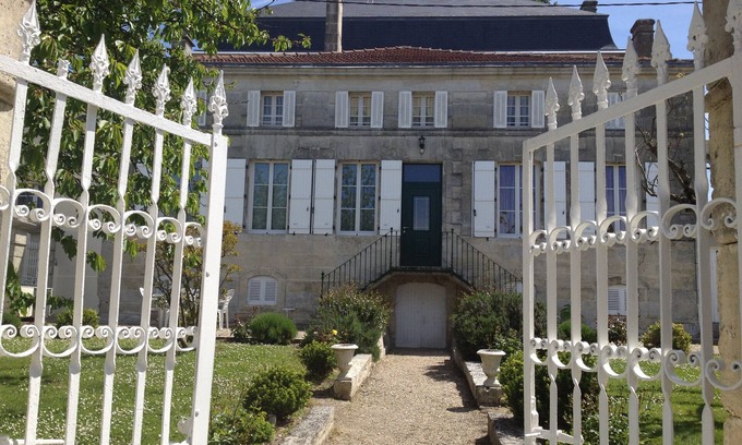 Saint-Martial-de-Mirambeau Casa | Muy bonita casa desde el 19 Casa Linden