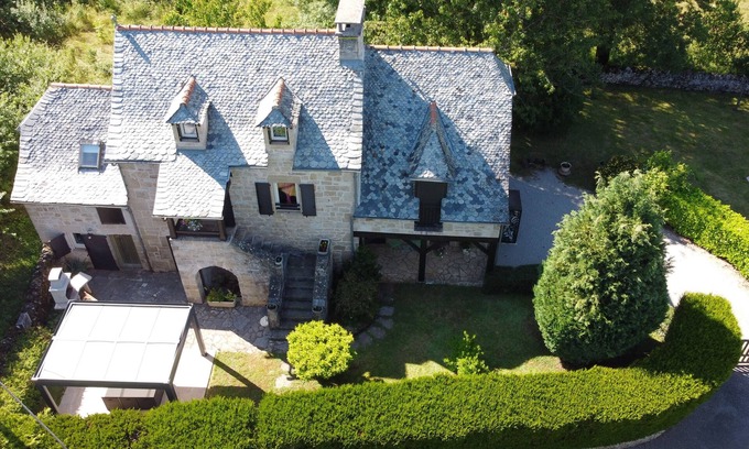 Muret-le-Chateau Casa | Muy bonita casa independiente con carácter, entre Conques y Rodez.