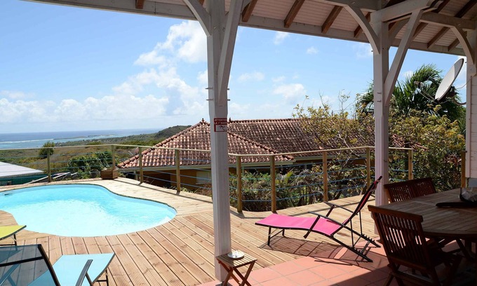 Sainte-Anne Villa | Casa muy agradable con vista extraordinaria, playa a 3 minutos, jardín vallado
