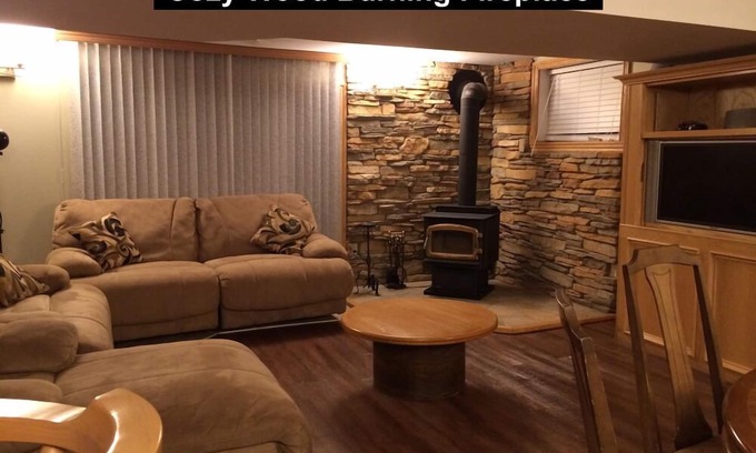 Mulmur Cabaña | Reformado 4 Temporada Chalet-privada de 15 acres raíces sólo 1 hora de Toronto