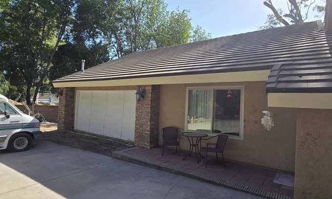 Simi Valley Casa | Very Private Guesthouse + Loft for 6 on a Very Private wooded 3 acr Gated Estate