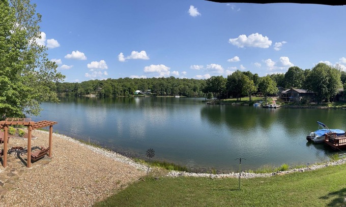 Cherokee Village Casa | Very quiet retreat. Enjoy Lake Chanute. Bring your canoe or kayak.