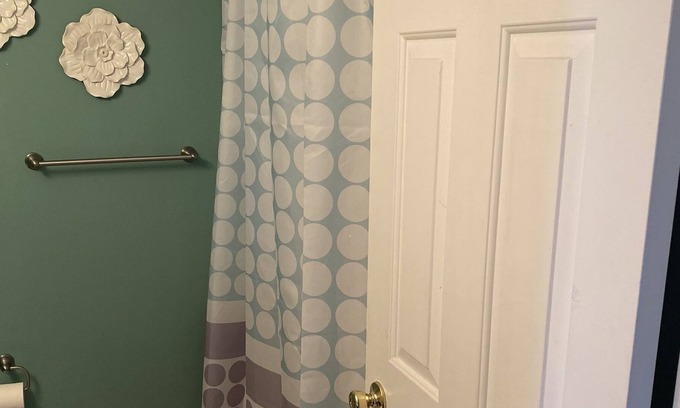 Taylor Condominio | Very spacious condominium by the airport!