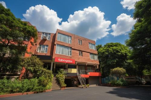 New Friends Colony Hotel | Via Rajdeep Palace