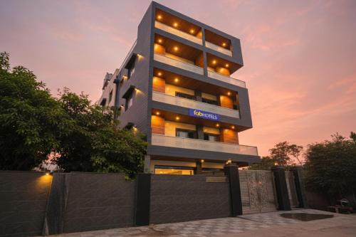 Sector 27 Hotel | Via Vibe