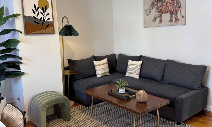 The Heights Apartamento | Vibrant 3-BED Stay In Great Neighborhood Near NYC