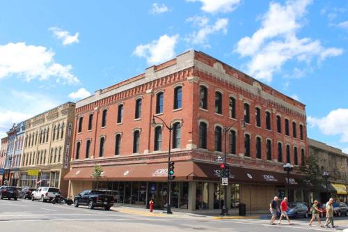 Historic Downtown La Crosse Apartamento | Vibrant 3BR in Heart of Downtown La Crosse