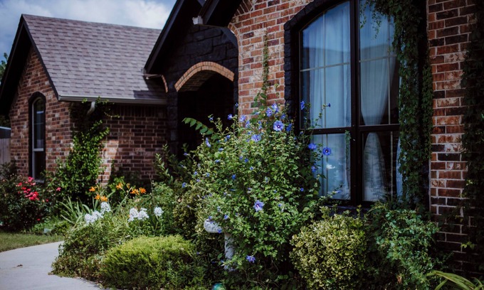Westbury South Casa | Vibrant Byrd House for the whole family to enjoy!