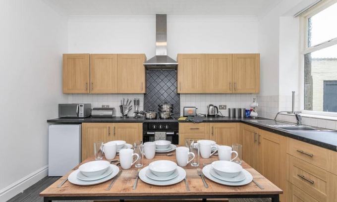 Rossendale Casa | Victoria Parade - Elegant and sophisticated fully equipped home