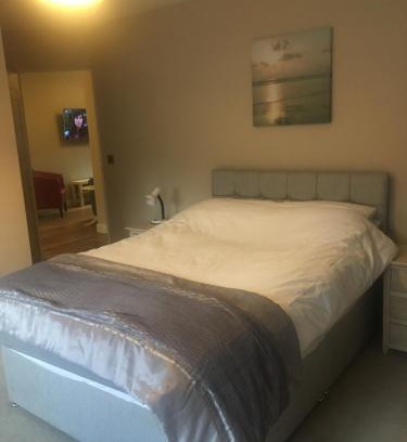 Longford Apartamento | Victorian Church Flat 3