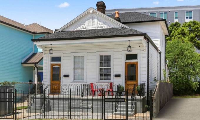 Tulane - Gravier Casa | Victorian Shotgun | Near French Quarter + CBD!