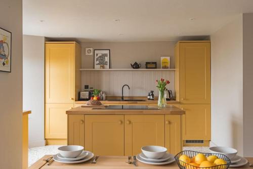 Deal Casa | Victory Cottage - Stunning home with sea views