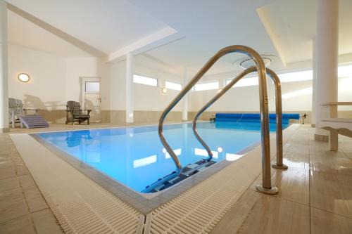 Hohen Wieschendorf Casa | Vier-Winde-Villa mit Schwimmbad