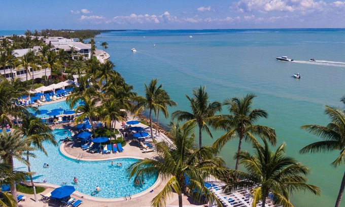 Captiva Complejo | Views of the Bay from Large Screened Porch - Steps to Beach, Pool & Restaurants