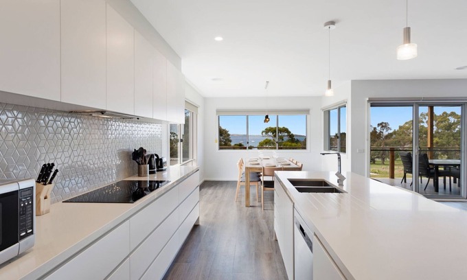 Rhyll Casa | Views on Snapper in Rhyll