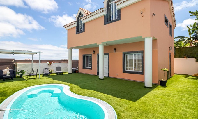 Las Palmas de Gran Canaria Villa | VILLA SAMPEREZ, P.ALTA Piscina + Jardín + BBQ + 3 Dormitorios + 6 Personas