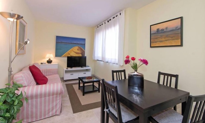 La Vila Olimpica del Poblenou Apartamento | Vila Olímpica: Sant Martí - Sardenya by Interhome