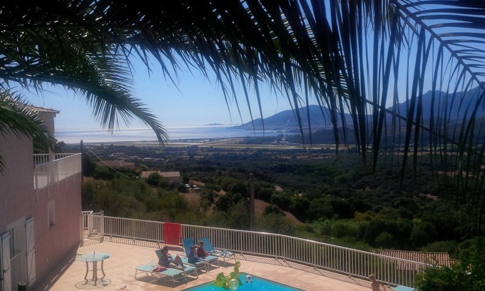 Bastelicaccia Villa | VILLA 14 POR, PISCINA CLIMATIZADA, HERMOSA VISTA AL MAR, CERCA DE PORTICCIO Y PLAYAS DE AJACCIO