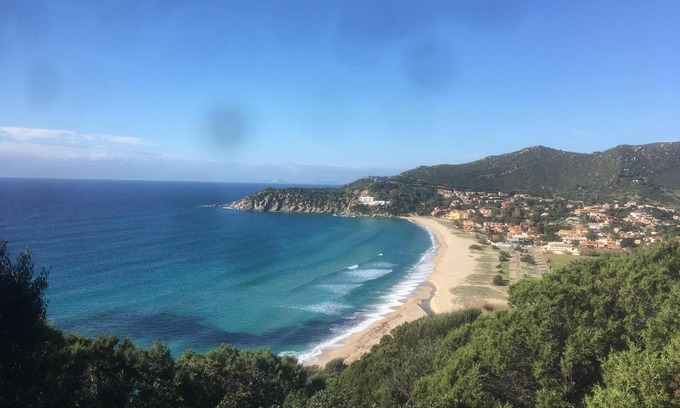 Solanas Casa | Villa a pocos metros del mar para unas vacaciones relajantes.