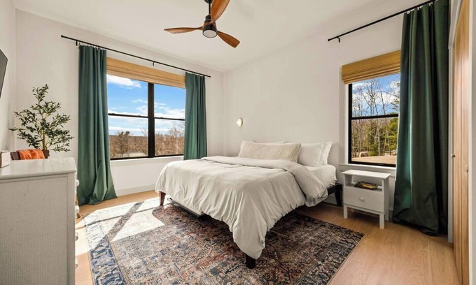 Salsbury Cove Casa | Villa Acadia w/ Mountain Views