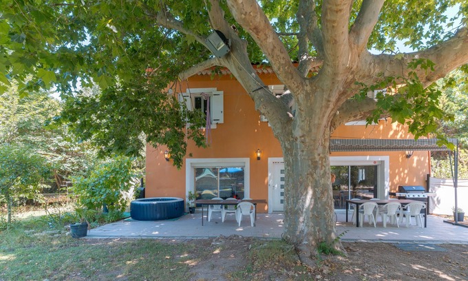 Grand Sud Villa | Villa 'Aix En Provence' con terraza privada, Wi-Fi y aire acondicionado