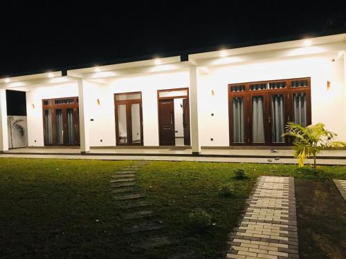 Kamburugamuwa Hotel | Villa Alora