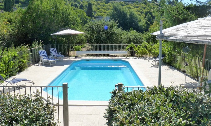 Reillanne Villa | Villa Amande: En el borde de Reillanne histórico, Provenza Alpes Costa Azul, Francia