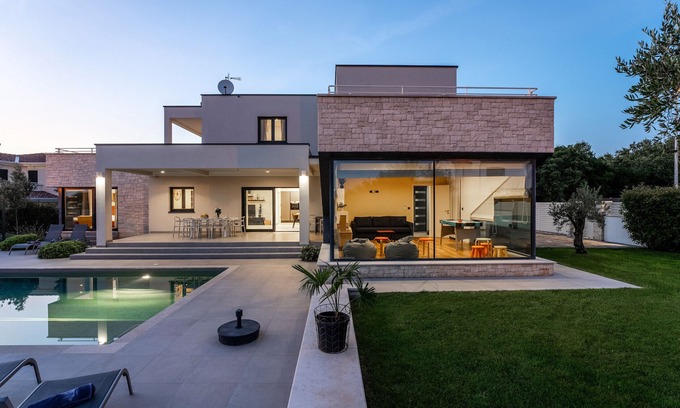 Vrvari Villa | Villa Anni for 10 people in Porec with heated pool, sea view & kids room and playground