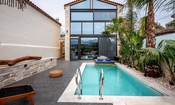 Armenoi Villa | Villa Armenus, pool, jacuzzi, garden, bbq.