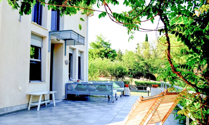 Paliouri Villa | Villa Artemis con piscina por JJ Hospitality