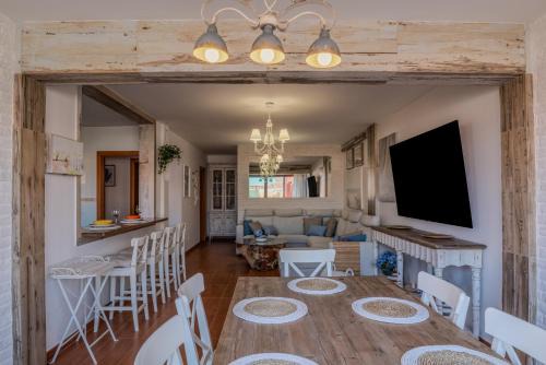 Caleta de Fuste Villa | Villa Atlantica - Cliffside Retreat