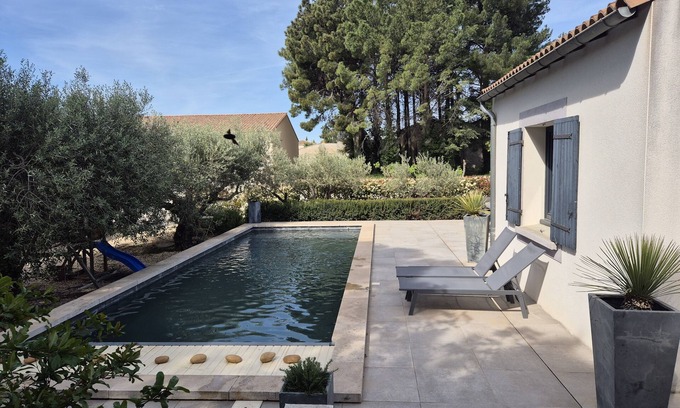 Domazan Casa | Villa Avec Piscine Dans un Domaine Viticole