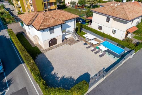 San Benedetto di Lugana Casa | Villa Azdora