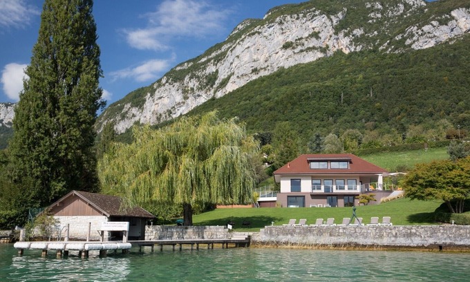 Veyrier-du-Lac Villa | Magnífica villa con vistas extraordinarias. Muelle privado con acceso directo al lago.