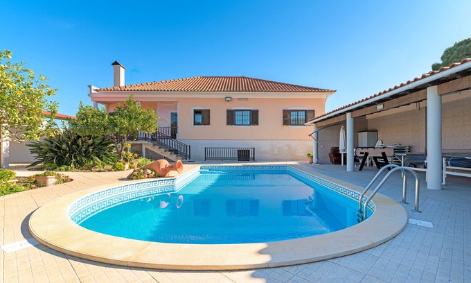 Aldeia de Brescos Villa | Villa 'Beautiful Deluxe 4 Bedroom' con piscina privada, jardín privado y acceso Wi-Fi