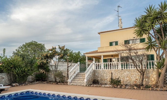 Barrocal Villa | Villa 'Bee Home Alojamento Local' con piscina privada, terraza privada y Wi-Fi