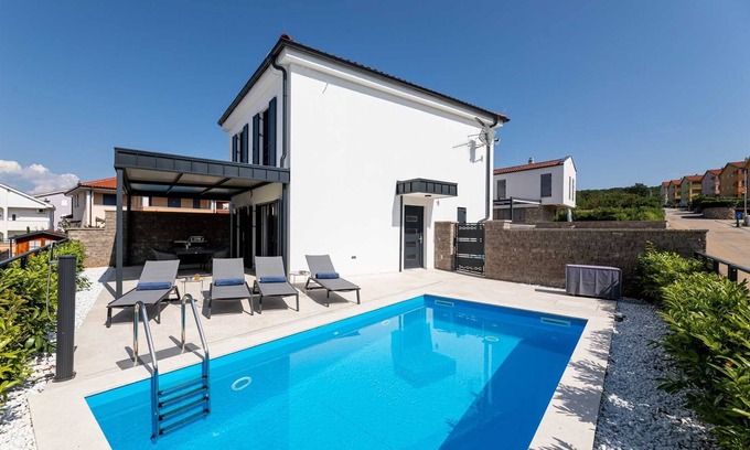 Klimno Villa | Villa Bella with heated pool and Seaview