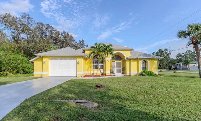 Joel Casa | Villa Blanka - Hermosa casa con piscina en Lehigh Acres