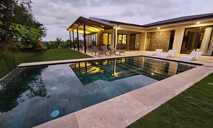 Peñas Blancas Villa | Villa Bosque